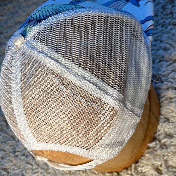 Vans Off the Wall Off To The Beach Mesh Trucker Hat - Picture 6 of 13